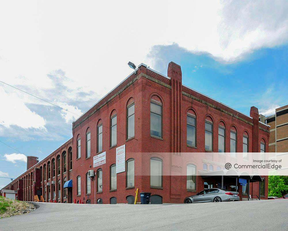 Cardinal Shoe Building 468 North Canal Street, Lawrence